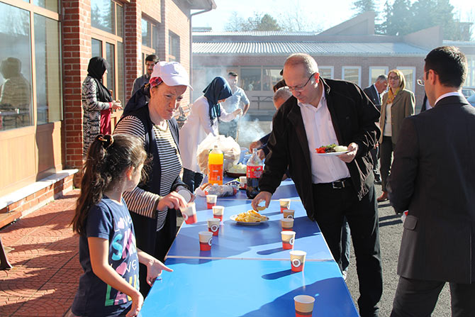 hams6-002.jpg hams6-002.jpg