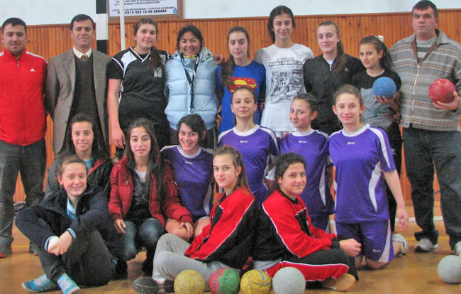 hentbol1.jpg hentbol1.jpg