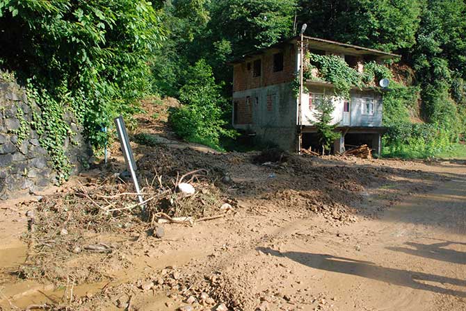 heyelan02.jpg heyelan02.jpg