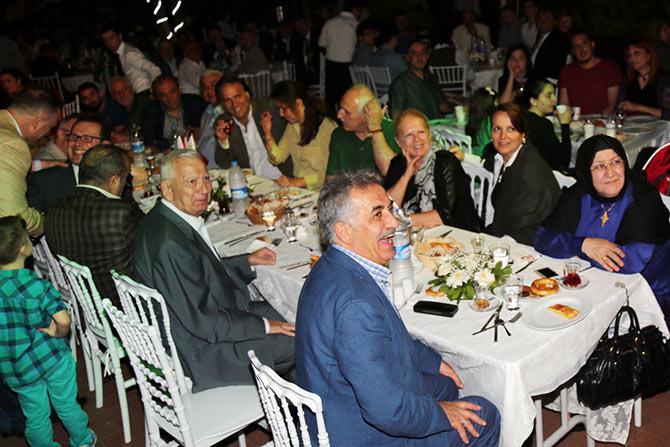 iftar4-001.jpg iftar4-001.jpg