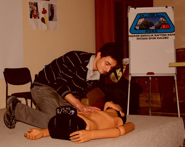 ilkyardim3.jpg ilkyardim3.jpg