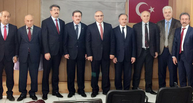 isthdam01.jpg isthdam01.jpg