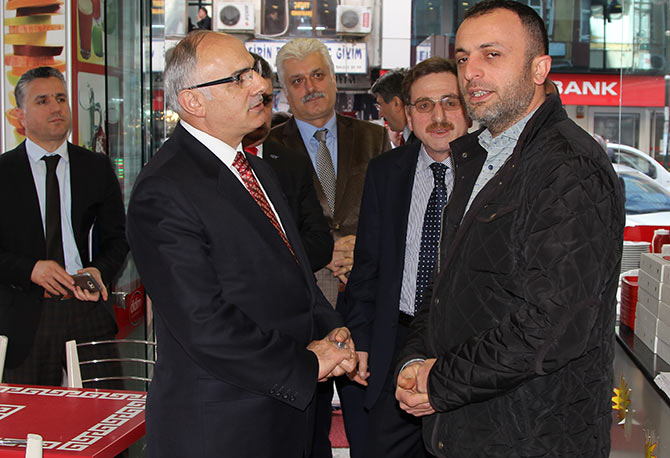 isthdam03.jpg isthdam03.jpg