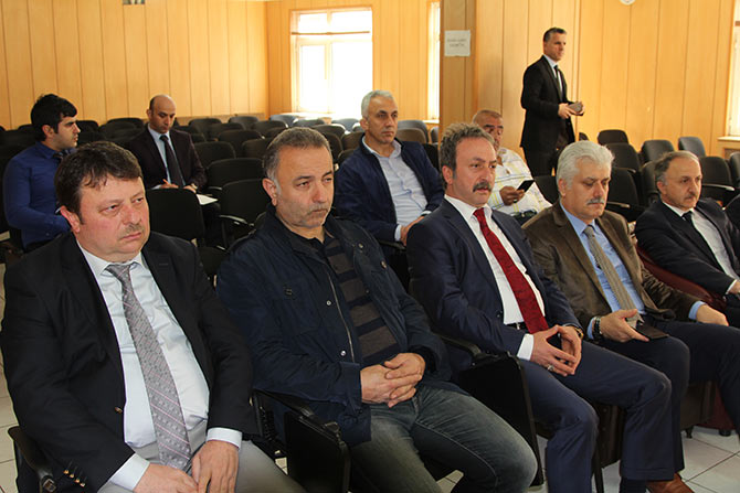 isthdam04.jpg isthdam04.jpg