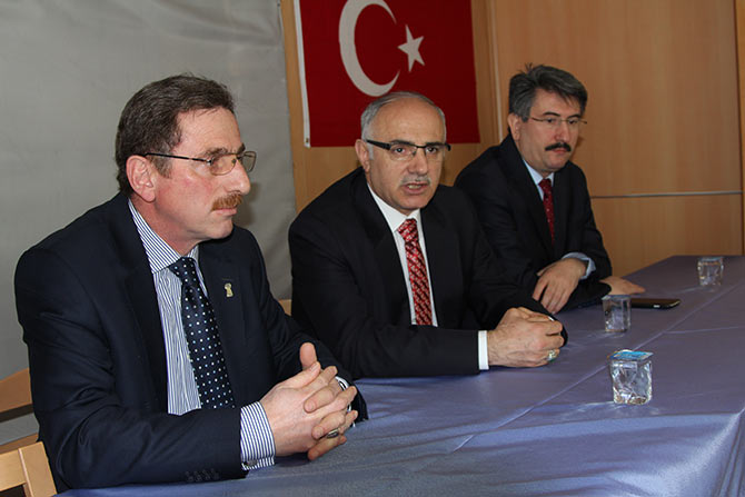 isthdam05.jpg isthdam05.jpg