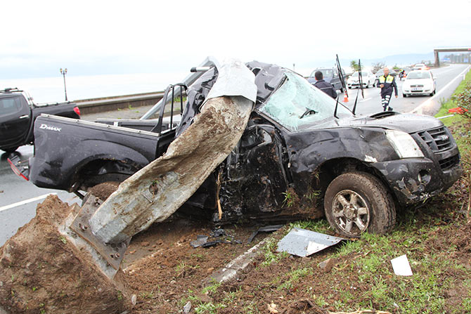 kaza001-002.jpg kaza001-002.jpg