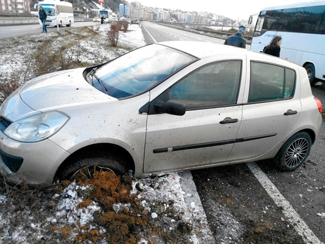 kaza002-003.jpg kaza002-003.jpg