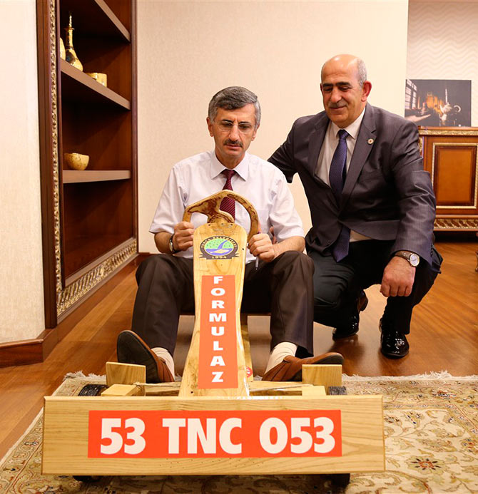 laz1-002.jpg laz1-002.jpg