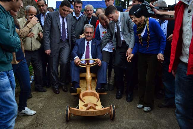 lazboard2.jpg lazboard2.jpg