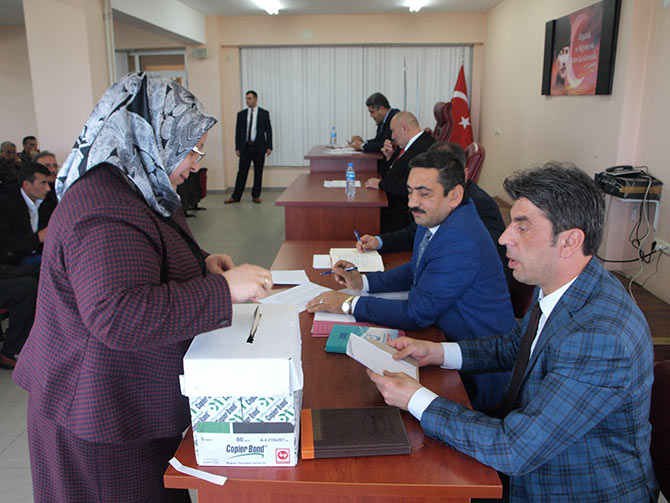 leylaveisoglu.jpg leylaveisoglu.jpg