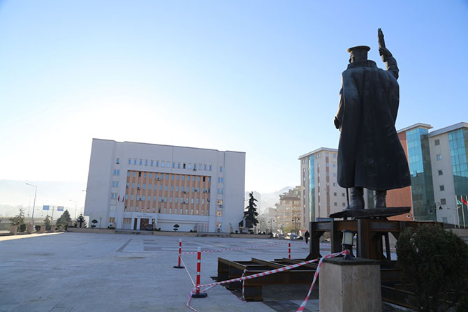 meydan5-001.jpg meydan5-001.jpg