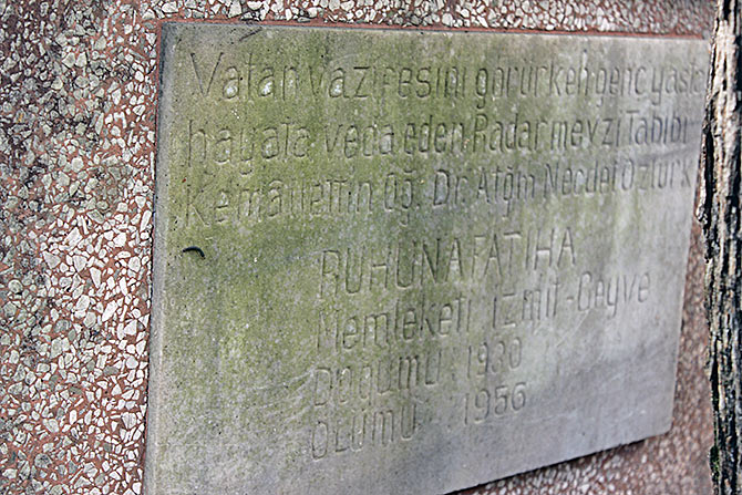 mezar4.jpg mezar4.jpg