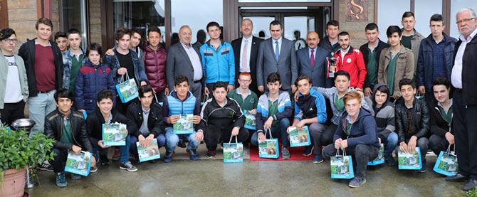 mhtr5-001.jpg mhtr5-001.jpg