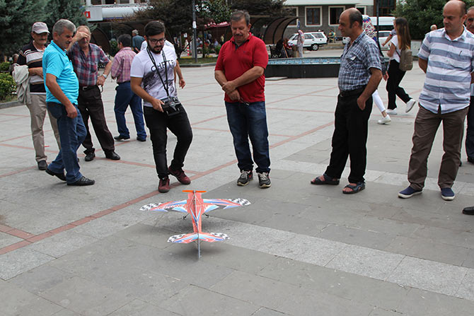 model2.jpg model2.jpg