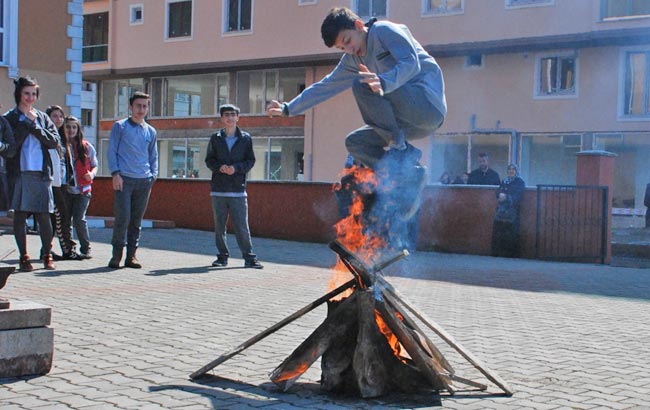 nevruz2.jpg nevruz2.jpg