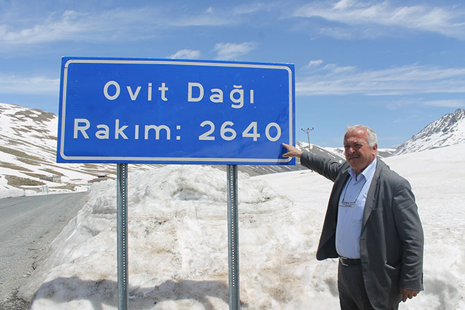 ovit01-001.jpg ovit01-001.jpg