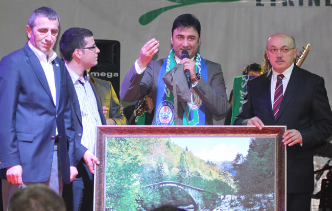 ridef1.jpg ridef1.jpg