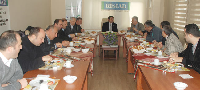 risiad.jpg risiad.jpg