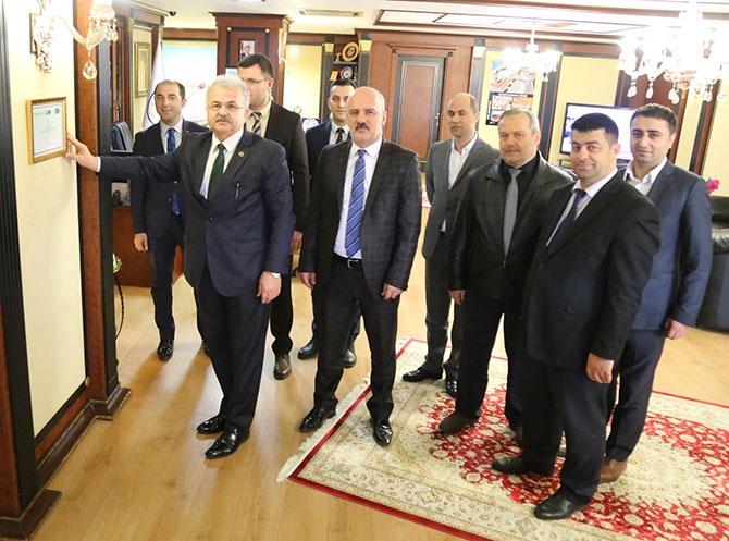 rzbld3.jpg rzbld3.jpg