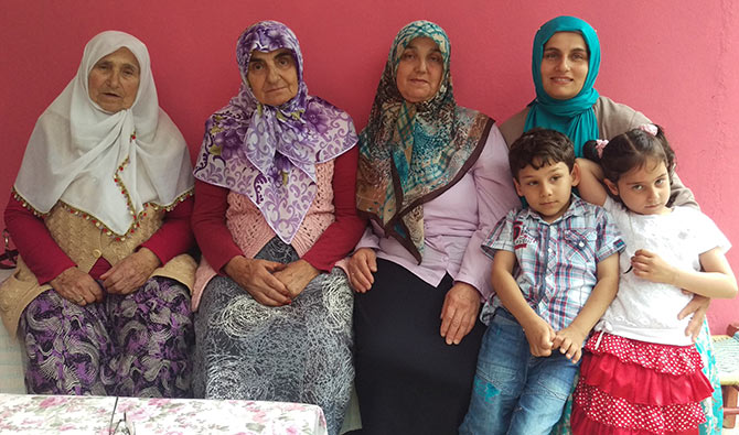 saadet-001.jpg saadet-001.jpg