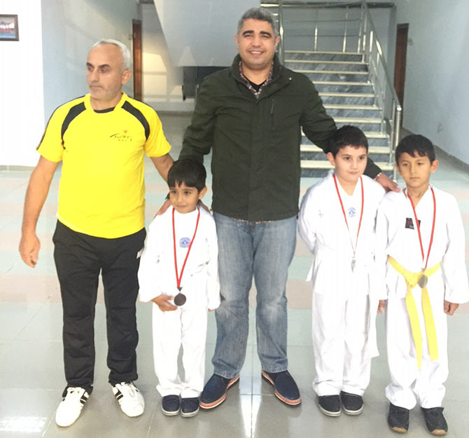 spor10-001.jpg spor10-001.jpg