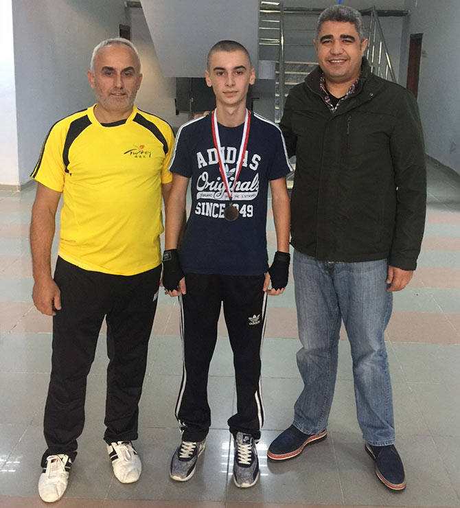 spor12-001.jpg spor12-001.jpg