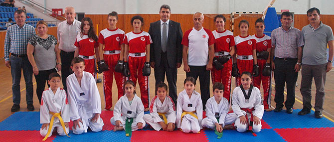 spor8-001.jpg spor8-001.jpg