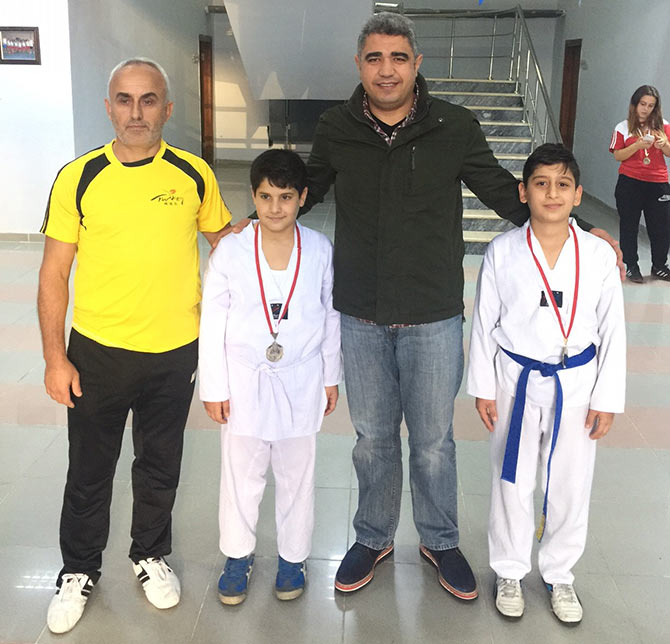 spor9-001.jpg spor9-001.jpg