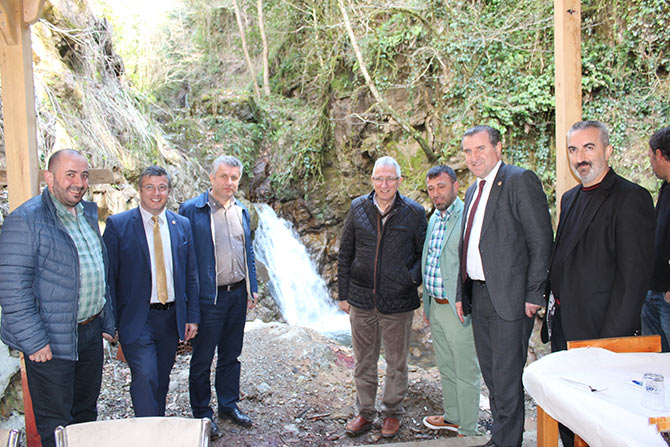 tana03.jpg tana03.jpg