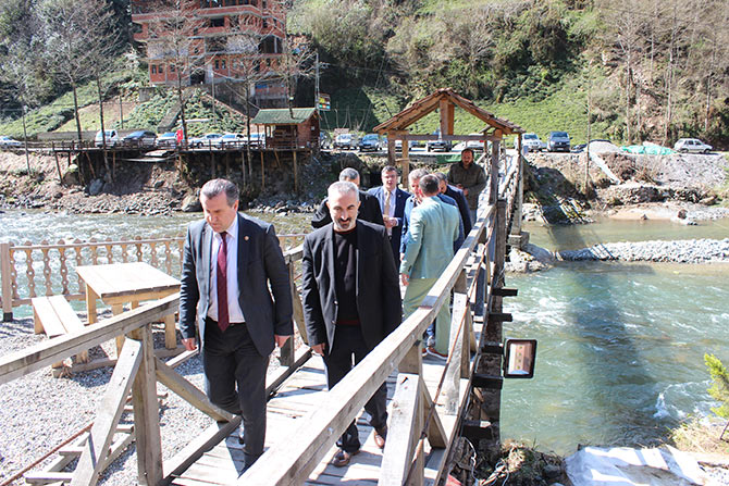 tana05.jpg tana05.jpg