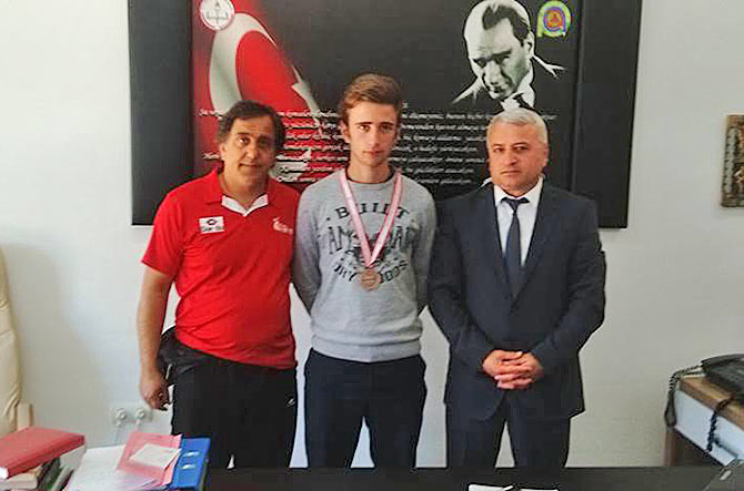 tekv6-001.jpg tekv6-001.jpg