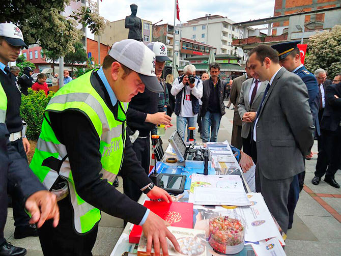 trfk7-001.jpg trfk7-001.jpg