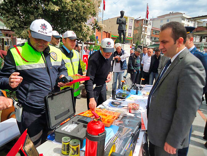 trfk8-001.jpg trfk8-001.jpg