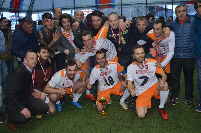 turn1-004.jpg turn1-004.jpg