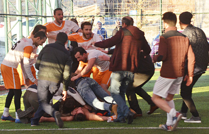 turn2-005.jpg turn2-005.jpg