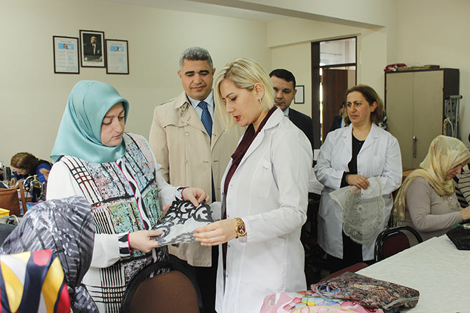 val3-002.jpg val3-002.jpg