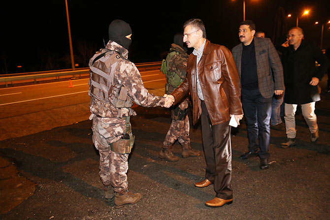 val3-006.jpg val3-006.jpg