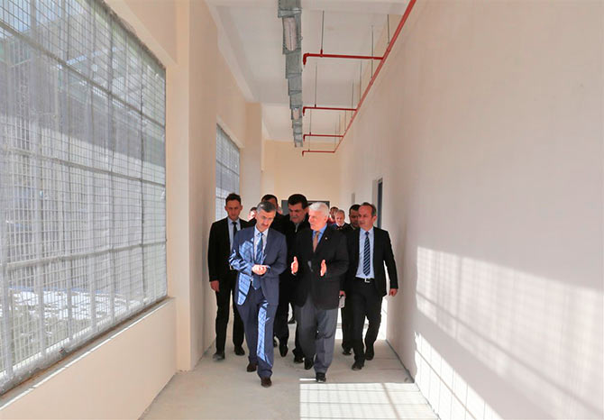 val5-007.jpg val5-007.jpg