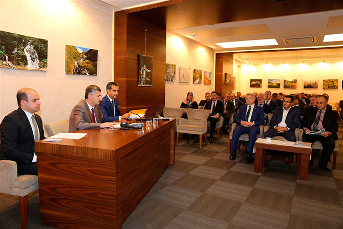 vali-003.jpg vali-003.jpg