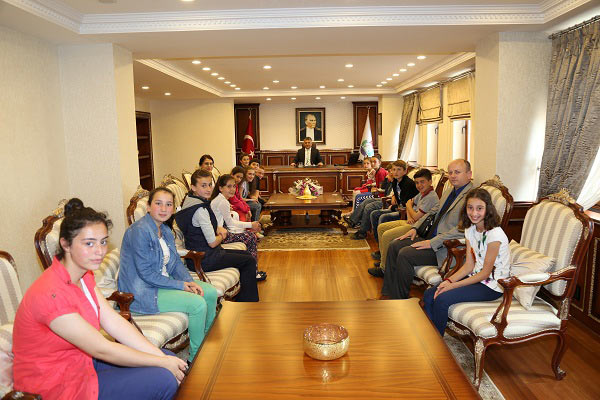 vali1-001.jpg vali1-001.jpg