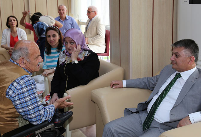 vali1-002.jpg vali1-002.jpg