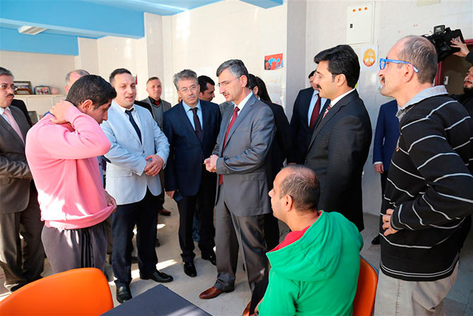 vali7-003.jpg vali7-003.jpg