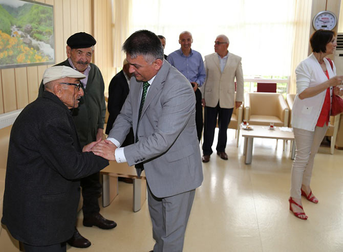 vali8-001.jpg vali8-001.jpg