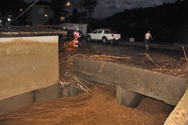 yagmur2.20130619230009.jpg yagmur2.20130619230009.jpg