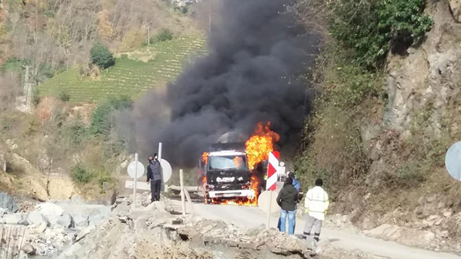 yang1-024.jpg yang1-024.jpg