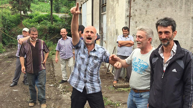 yang2-001.jpg yang2-001.jpg