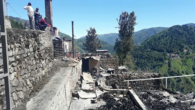 yangin02.jpg yangin02.jpg