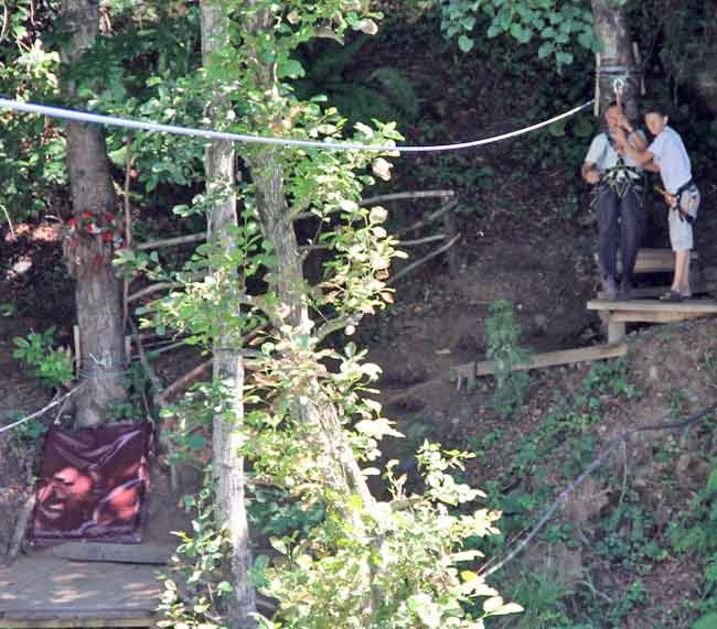 zipline01.jpg zipline01.jpg