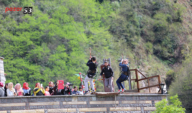 zipline7.jpg zipline7.jpg